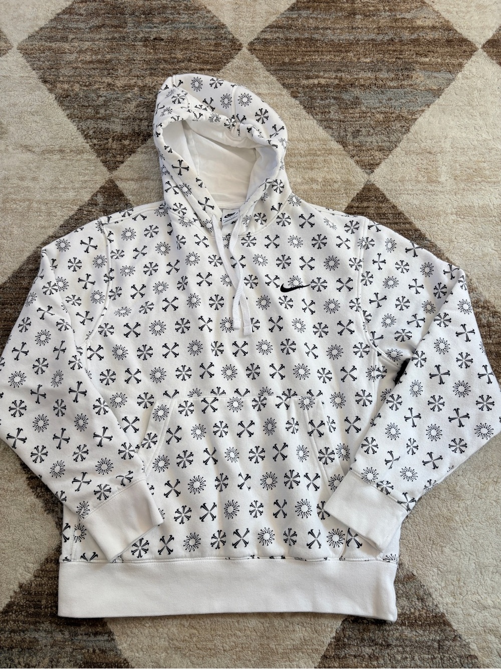 Nike White Hooded Sweatshirt with Black Geometric Print - Men